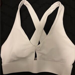 Oasis Twist Medium Impact Sports Bra